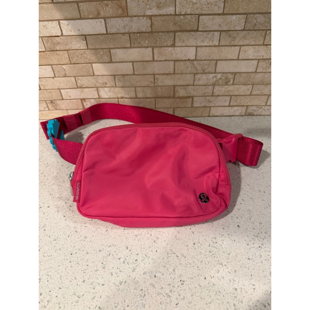 Lululemon Everywhere Belt Bag 1L Pink Crossbody Fanny Pack